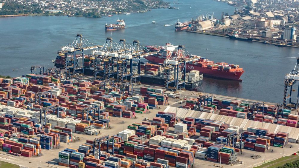 veja como é feito o processo de transporte de carga até o porto de santos