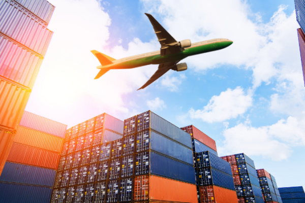 Desafios do transporte aéreo de carga como garantir eficiência e sucesso